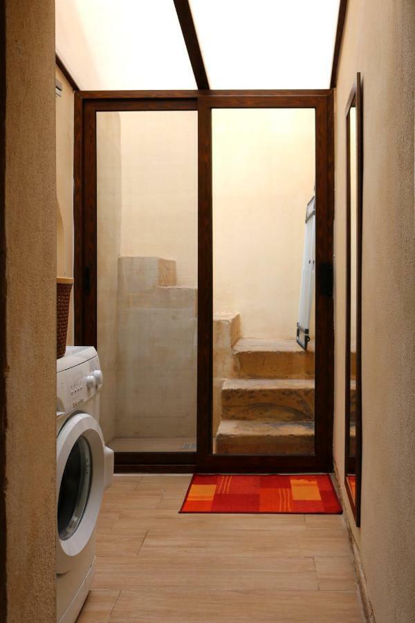 5 Minute Walk From Malta Airport Gudja Exterior foto
