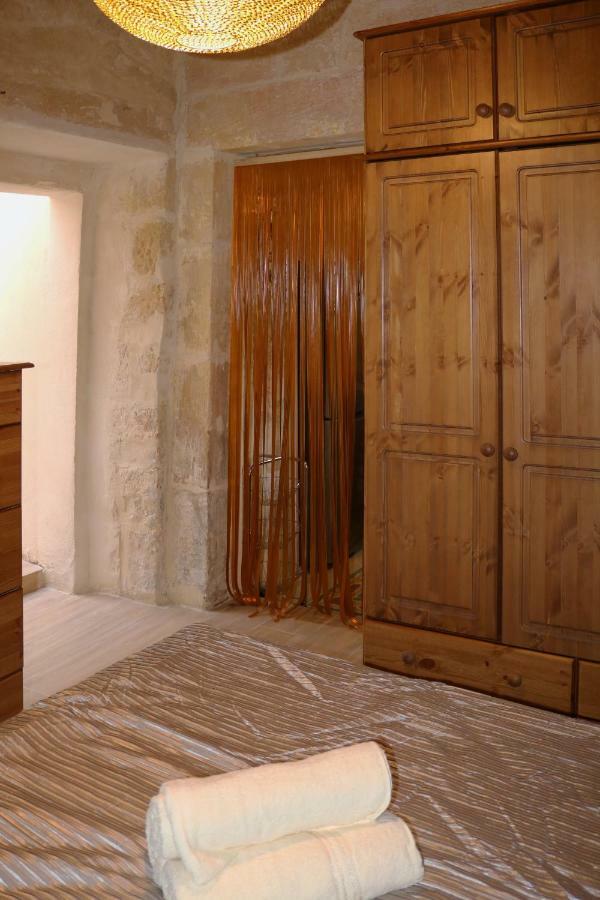 5 Minute Walk From Malta Airport Gudja Exterior foto